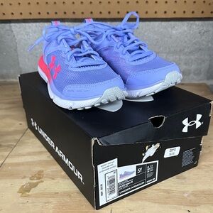 BNIB Under Armour Kids' GGS Assert 10 Sneakers, 5Y